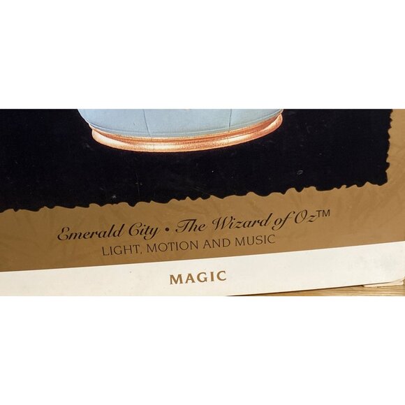 Hallmark Keepsake Ornament Emerald City Wizard Of Oz Light Motion & Music - Picture 2 of 12